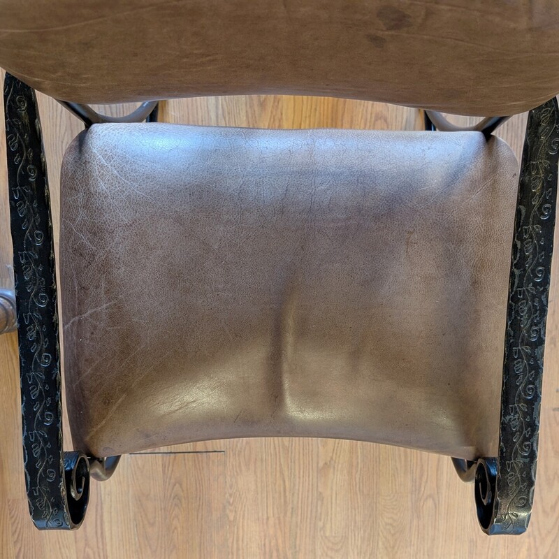 Scrolled Iron & Leather, Cibola, Set Of 4<br />
21 x 20 x 38h<br />
Arm Height 25.5<br />
Seat Height 21