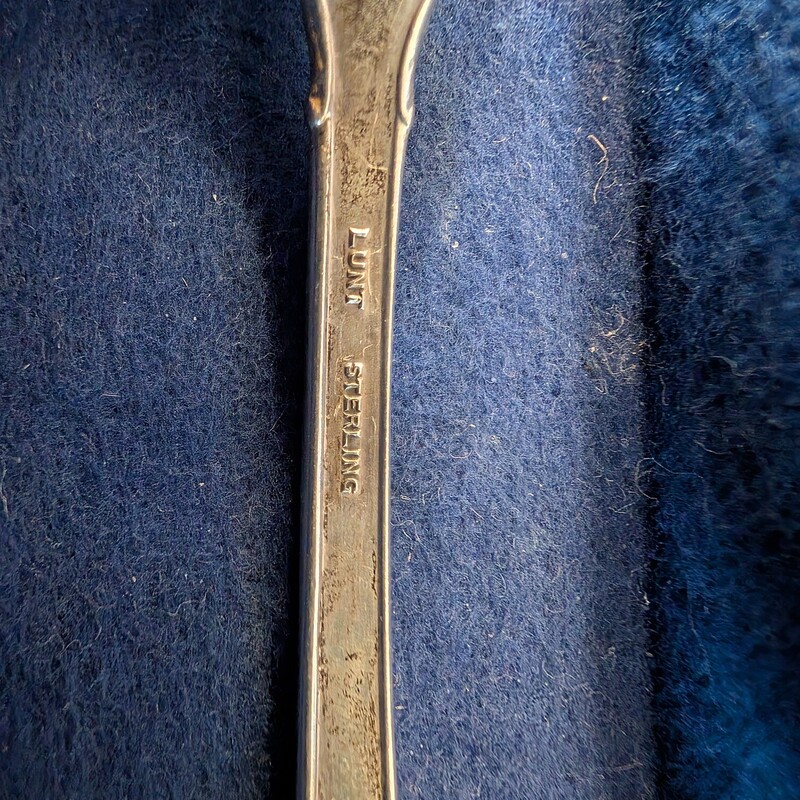 Lunt Modern Victorian, Flatware,  41 Pcs