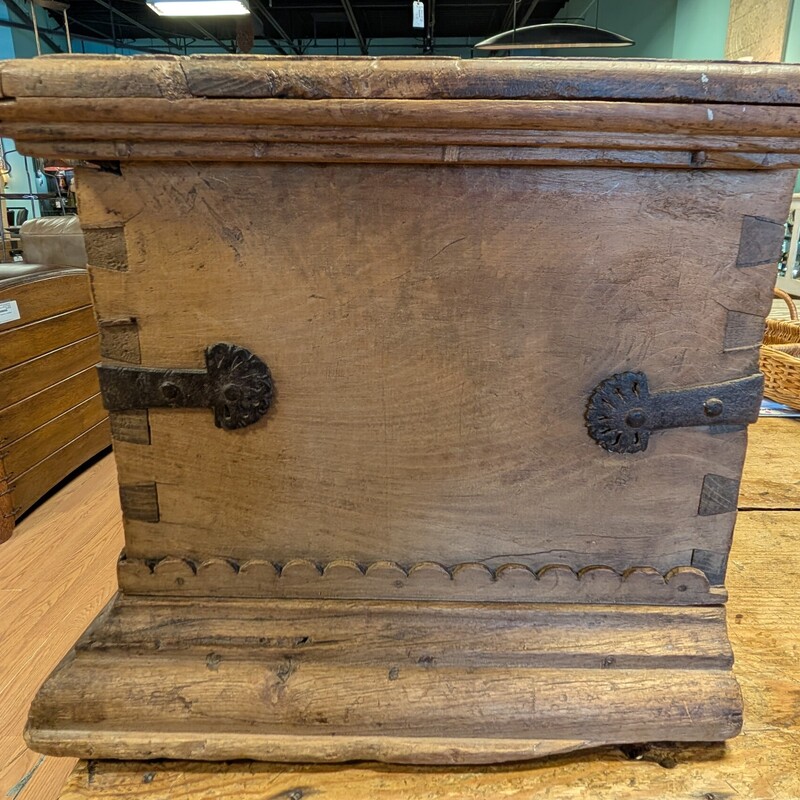 Antique Wood Metal Strap, Ornate, Box
26 x 14 x 12.5h