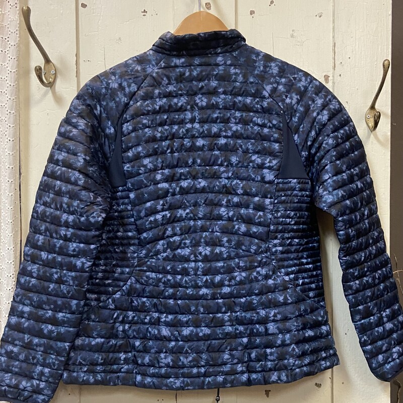 Blu/Lav Down Coat<br />
Blu/Lav<br />
Size: L R$136