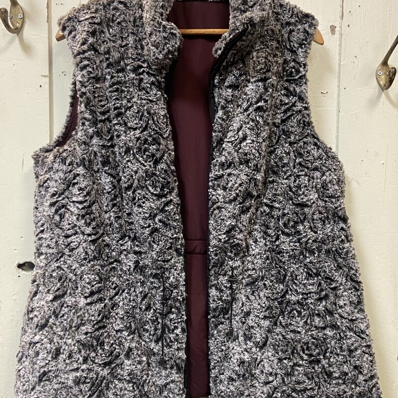 Gry/mar Fzzy Rev Vest<br />
Gry/Mar<br />
Size: XL R$70