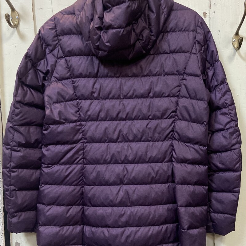 Prple Down Coat<br />
Purple<br />
Size: L R $159