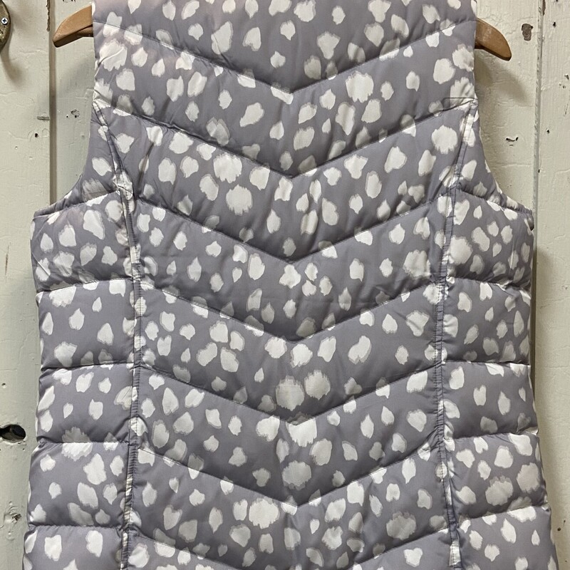 NWT Gry/W Down Vest<br />
Gry/Wt<br />
Size: 10/12 $89