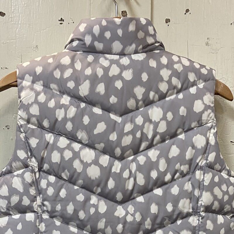 NWT Gry/W Down Vest
Gry/Wt
Size: 10/12 $89