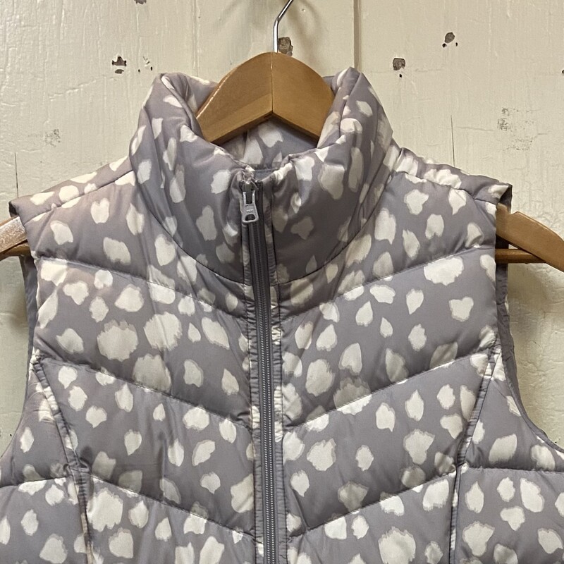 NWT Gry/W Down Vest