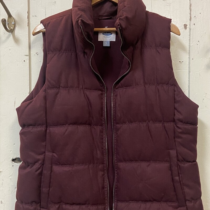 Maroon Puffy Vest<br />
Maroon<br />
Size: XL R$50