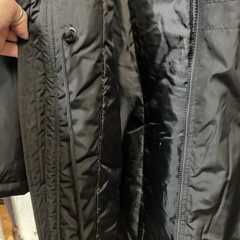 Blk Faux Fur Trim Coat<br />
Black<br />
Size: XL R$115