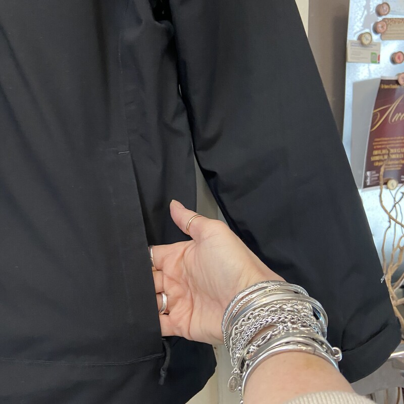 Blk Remov Liner Coat<br />
Black<br />
Size: M R$119