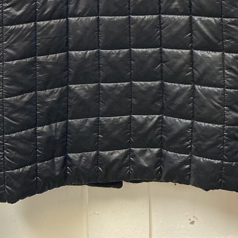 Blk Wool Quilt Coat<br />
Black<br />
Size: M R$568