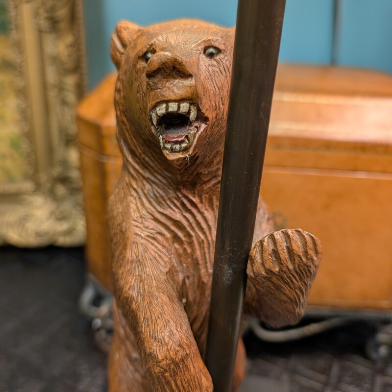 Carved Bear Table Lamps, PAIR (2) W/shades<br />
10 x 27h