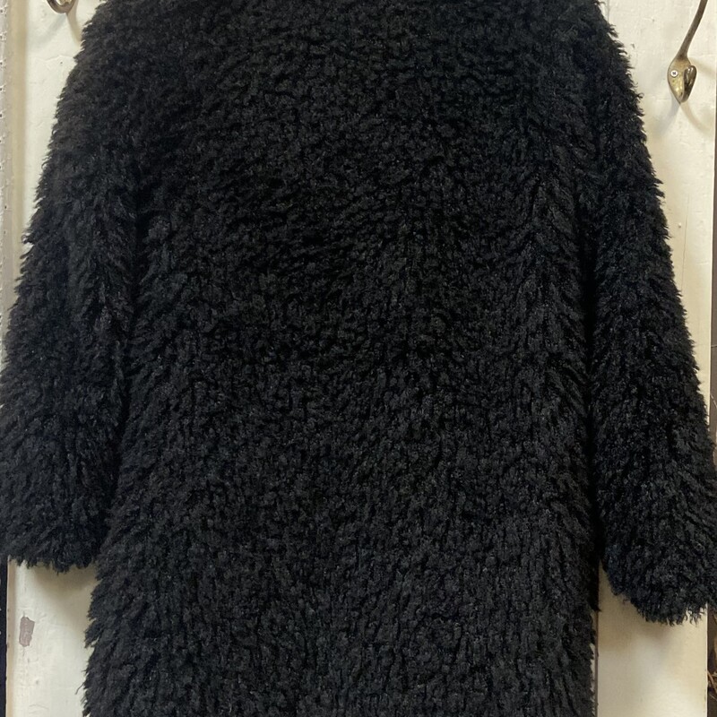 NWT Blk Fuzzy Coat<br />
Black<br />
Size: S R $40