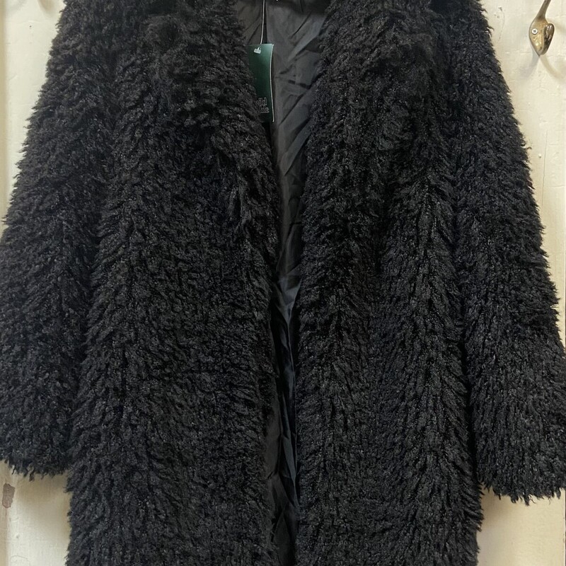 NWT Blk Fuzzy Coat<br />
Black<br />
Size: S R $40