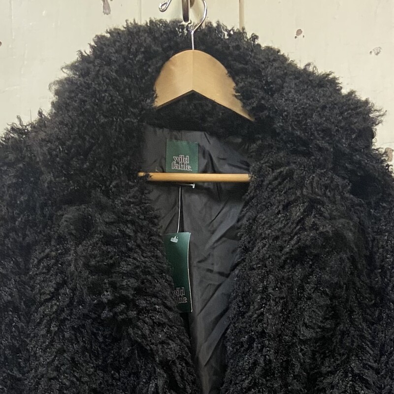 NWT Blk Fuzzy Coat