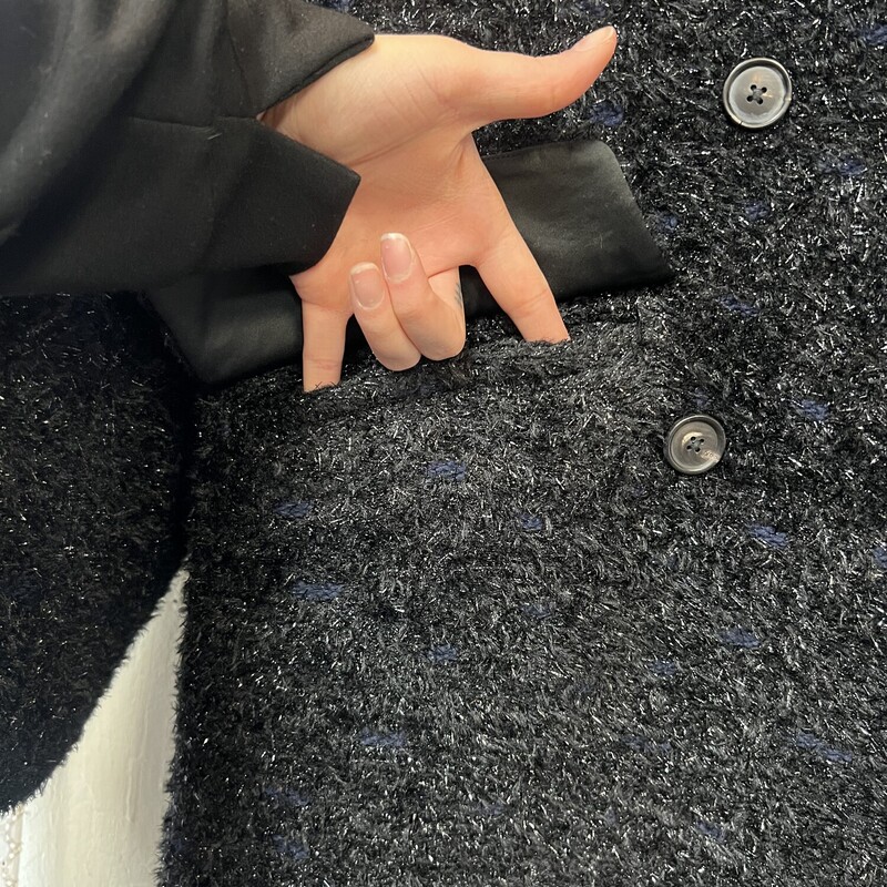 NWT Blk/blu Wool Coat<br />
Blk/Blue<br />
Size: M/L $1498