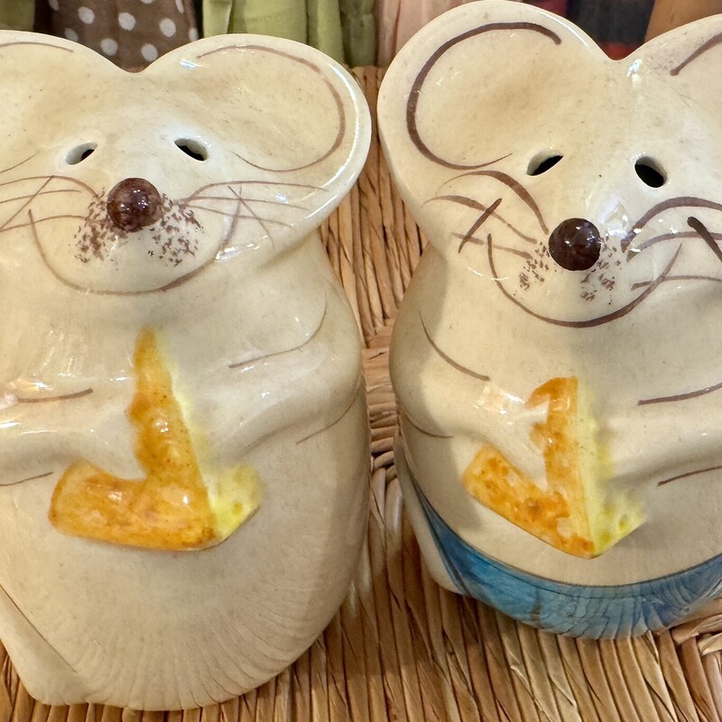Shakers Vintage Mice