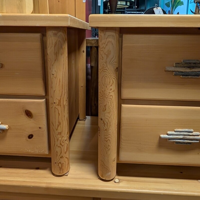 Log W/Twig Handle Sides