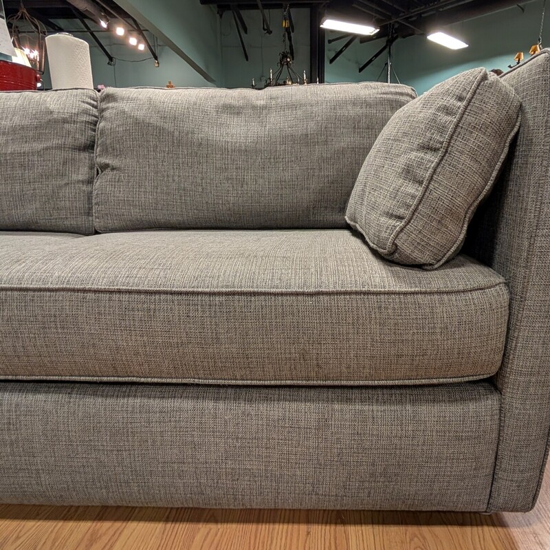 Room & Board Watson, Gray<br />
78 x 37 x 29h