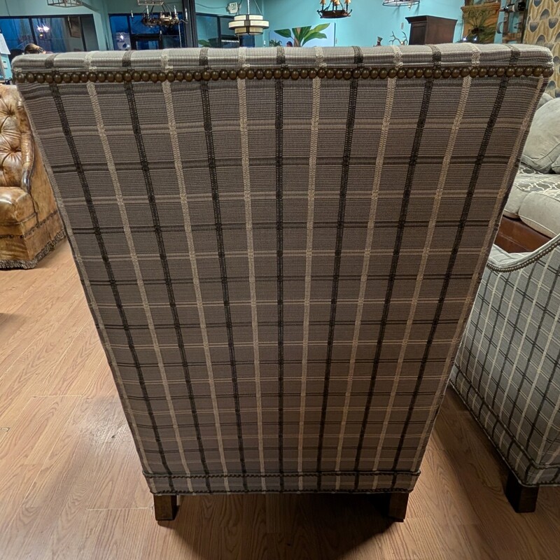 King Hickory Springfield, Gray, Studs<br />
32 x 36 x 41h