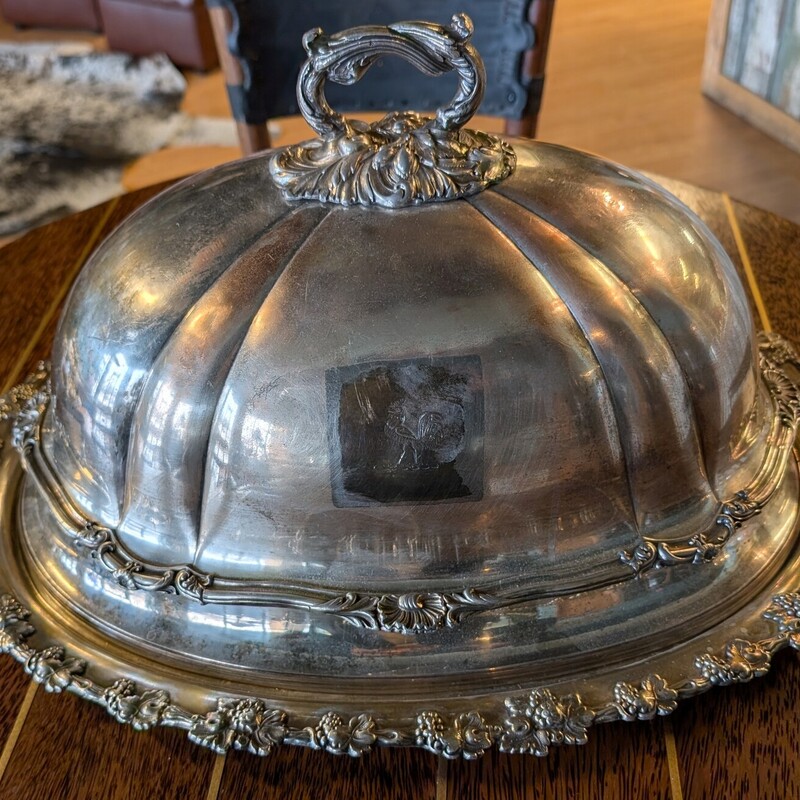Victorian Meat Dome, With Tray, Wood Handles 2pc
24 x 17 x 11h
