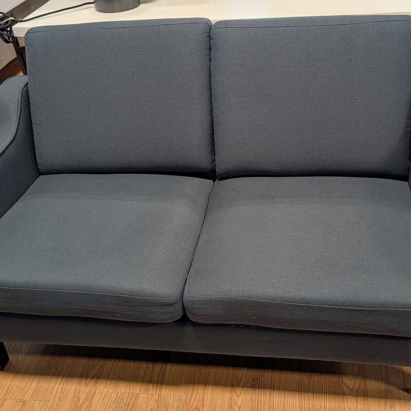 Vingli Loveseat