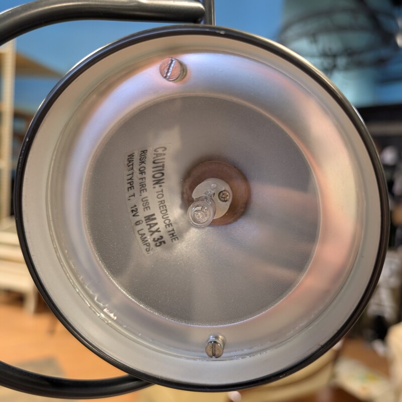 Articulating Metal Table Lamp, Swing Arm
upto 44h