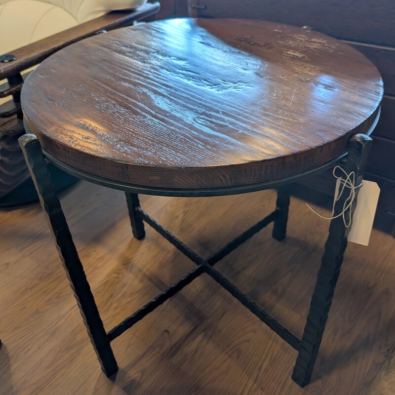 Woodbridge Broomfield, Metal/Wood, Round
26 Round x 25h