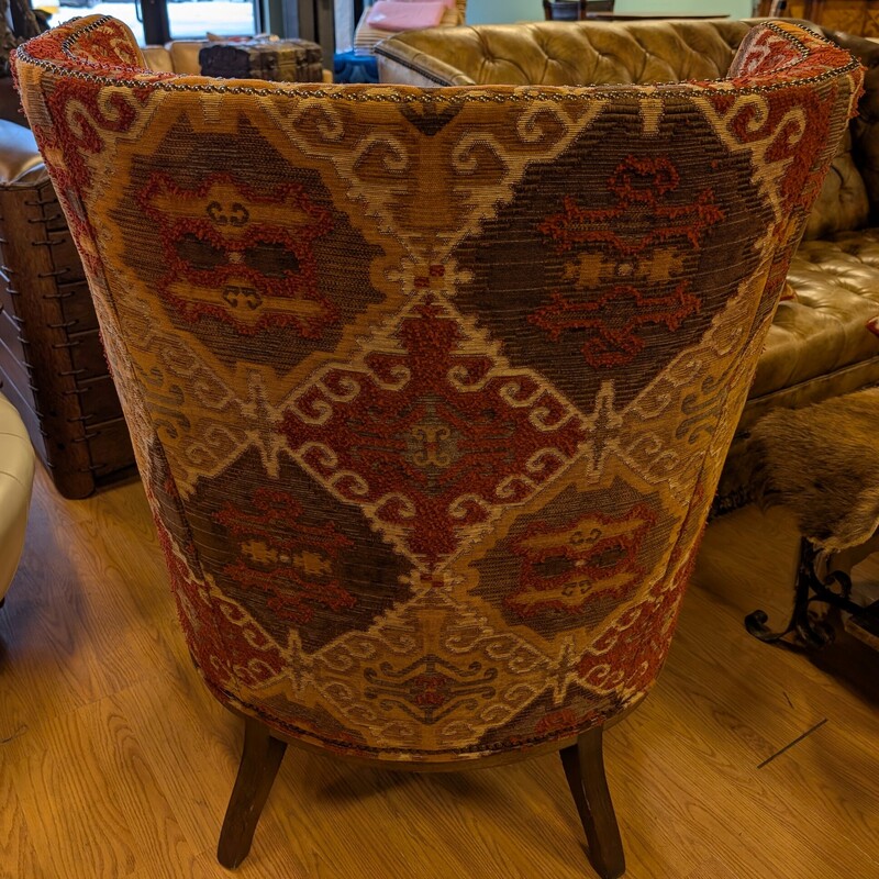 Wesley Hall Studded Arm, Rust, Pilled<br />
30 x 30 x 45h