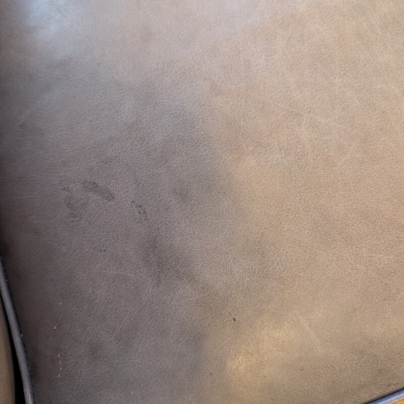 Our House Designs Accent, Gray<br />
31 x 36 x 38h