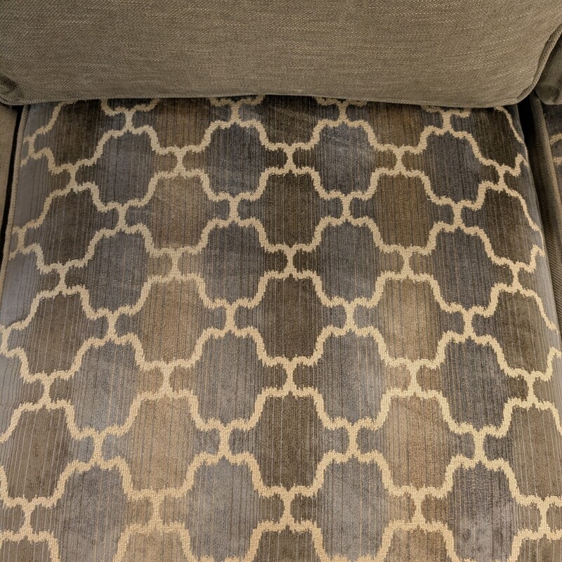 King Hickory Sectional, Fabric and Leather<br />
112 x 92 x 36d x 36h