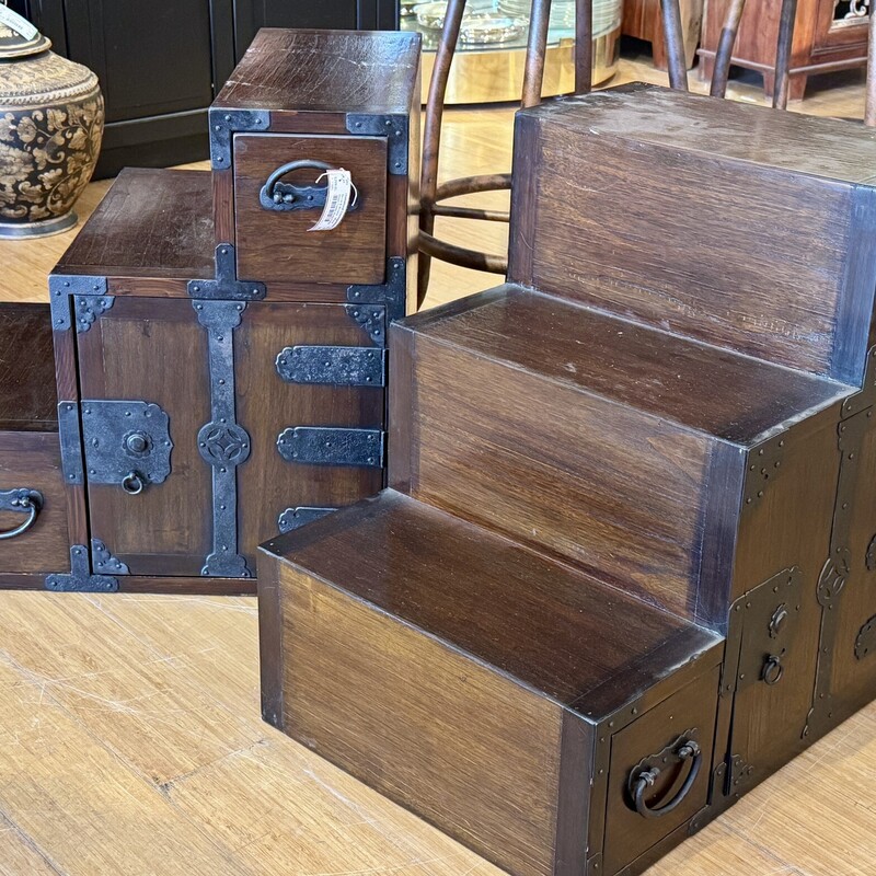 Wooden Steps Tansu Hong Kong,
Size: 18x24x24

Two available