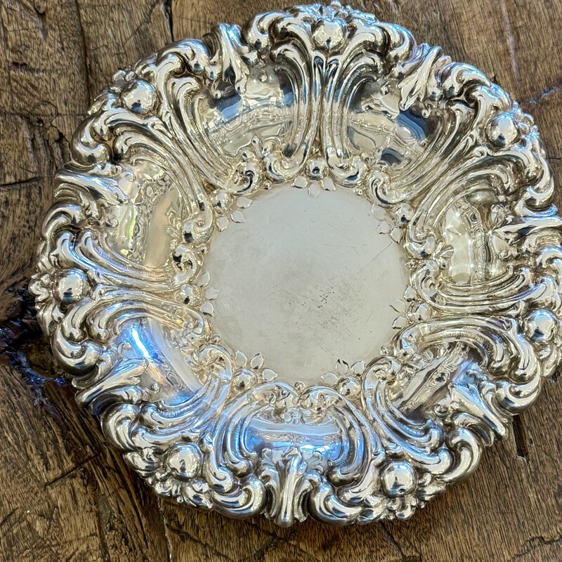 Bowl  Gorham Versailles, Silver Plate,
Size: 5x1