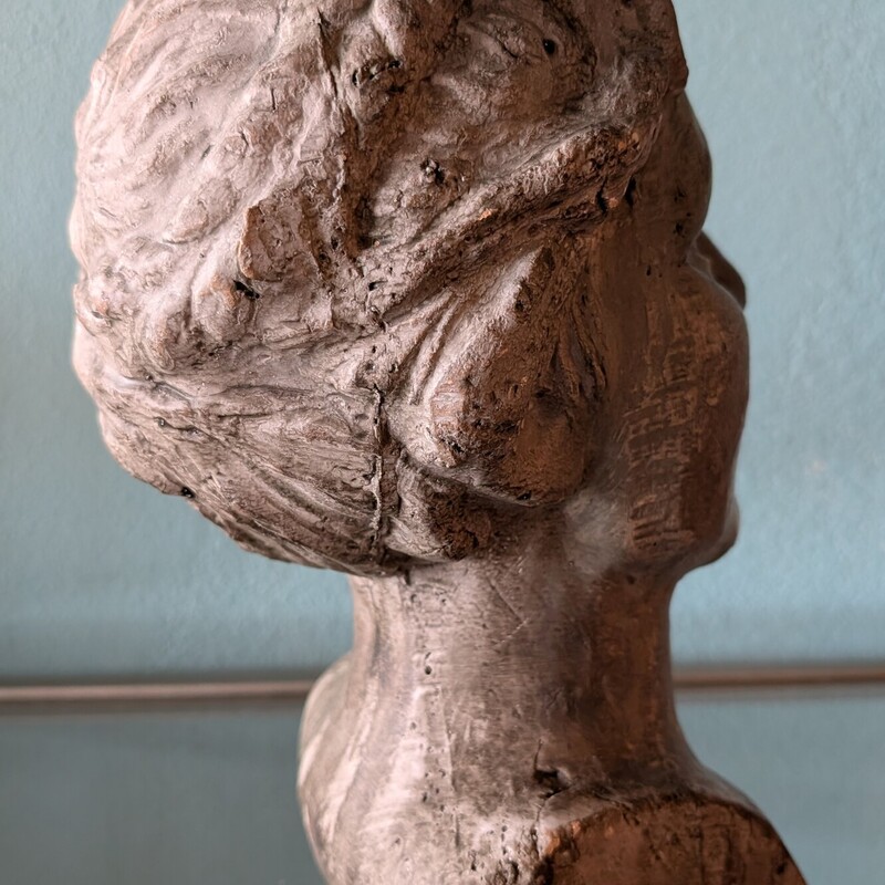 Classical Maiden Head, Plaster Sculpture<br />
5.5 x 6 x 11h