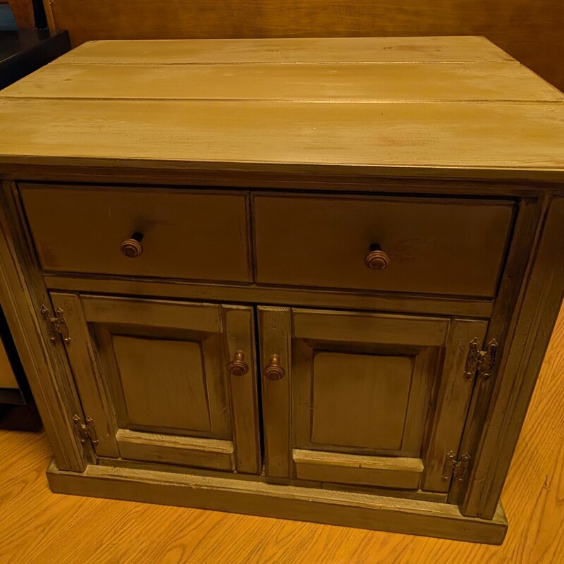 2 Door Side Table, Lt Green, Drawer<br />
36 x 21.5 x 32h