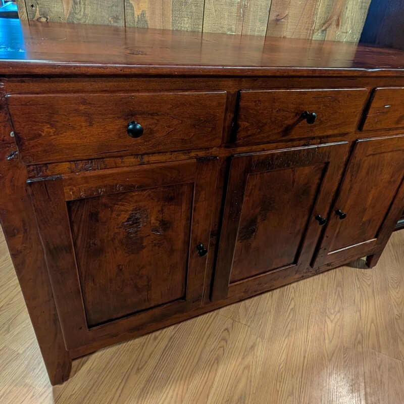 Simply Amish Shenandoah, 3draw/3doo
Made in the USA
54 X 18 X 36.5H