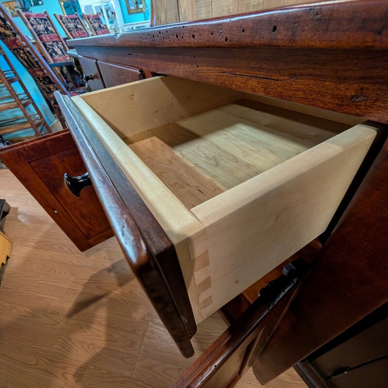 Simply Amish Shenandoah, 3draw/3doo<br />
Made in the USA<br />
54 X 18 X 36.5H