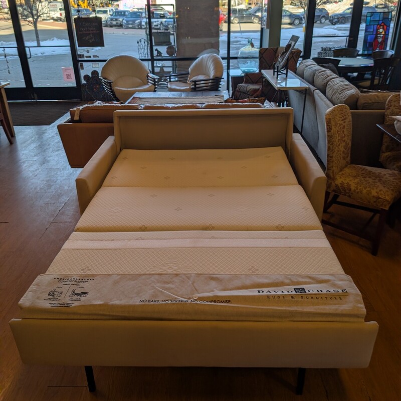 American Leather Full Sleeper, Off White<br />
64 x 38 x 37h