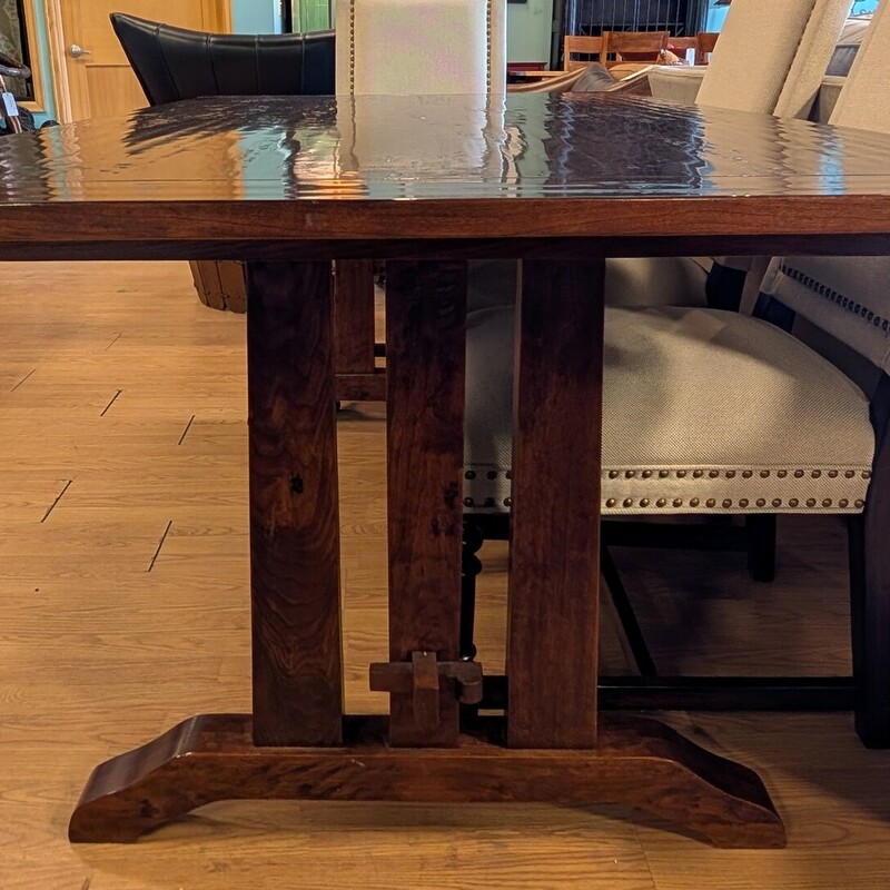 Mission Style Trestle, Dark Stain, Grooved<br />
72 x 40