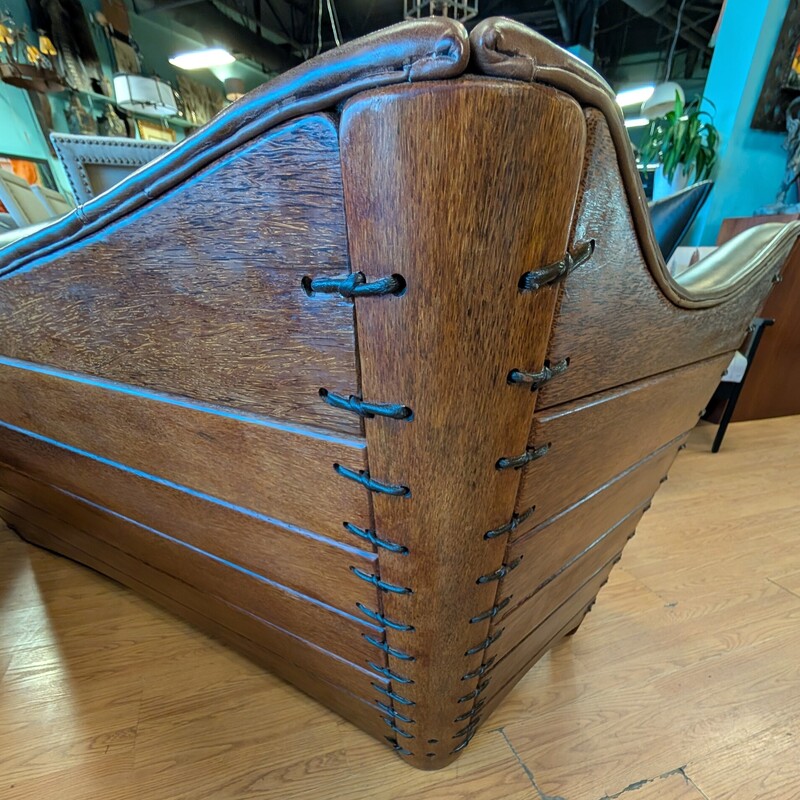 Cayenne Leather Sofa, Palm Wood Sides and Back, Cocoa Brown<br />
80 x 31 x 32h