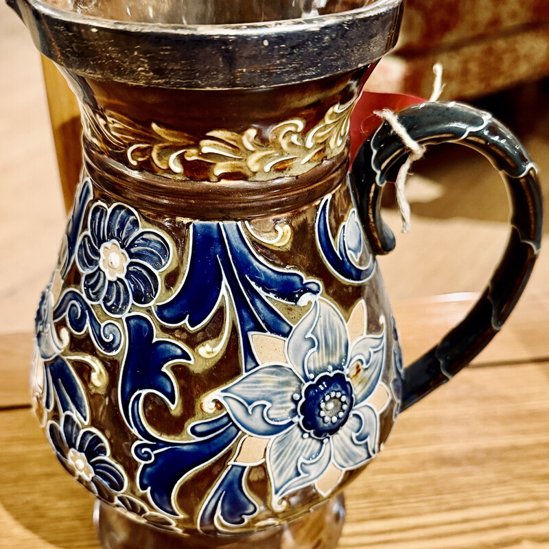 Pitcher/Vase Doulton, Antique, Size: 9 H