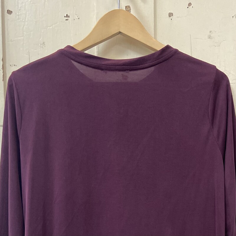 Purple Twist Front LS<br />
Purple<br />
Size: L R$52