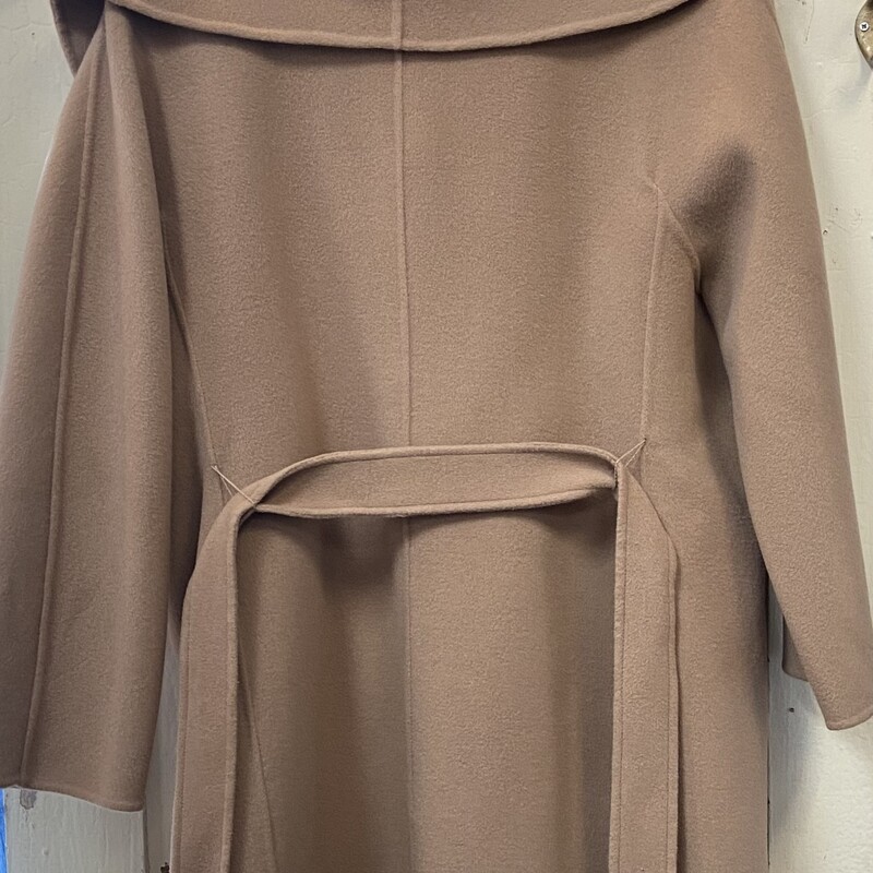 Tan Wool Tie Coat<br />
Tan<br />
Size: XLP  $244