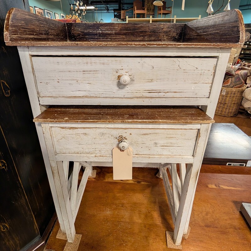 Shabby Chic Nesting, White, Drawer
22.5 x 15 x 35h
19 x 12 x 24h