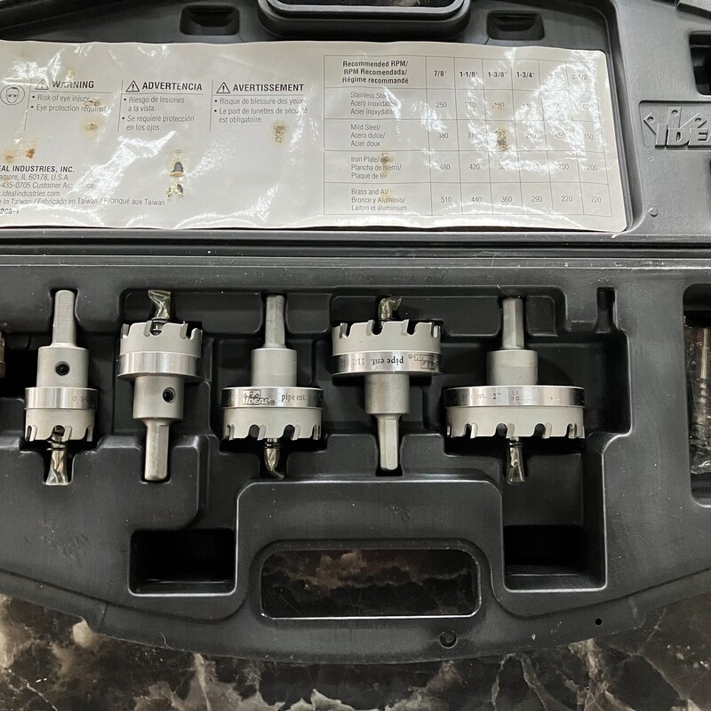 Master Electricians Kit, Ideal<br />
ELECTRICAL 36-314 TKO™ Master Electrician's Kit<br />
<br />
8-piece kit 7/8 in., 1 1/8 in., 1 3/8 in., 1 3/4 in., 2 in., 2 1/2 in., pilot bit, carrying case<br />
Integrated arbor provides solid rotation<br />
SmoothStart pilot drill prevents bit from \"walking\" on smooth surfaces<br />
Precision ground carbide teeth for fast cutting of clean, burr-free holes<br />
Ejection spring effortlessly ejects slug 0 0