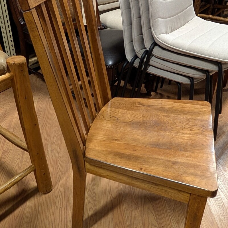 Wood Dining Chairs, Light Stain, Set Of 6<br />
19 x 18 x 38.5h<br />
SH 19in
