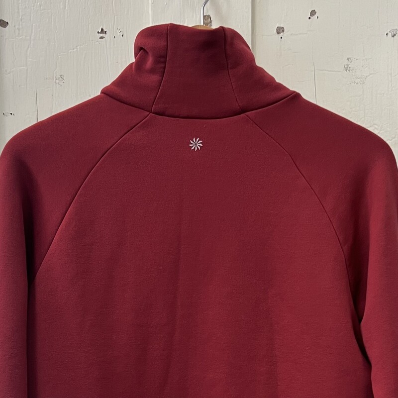 Red Flce Mock Pullover<br />
Red<br />
Size: M R$129