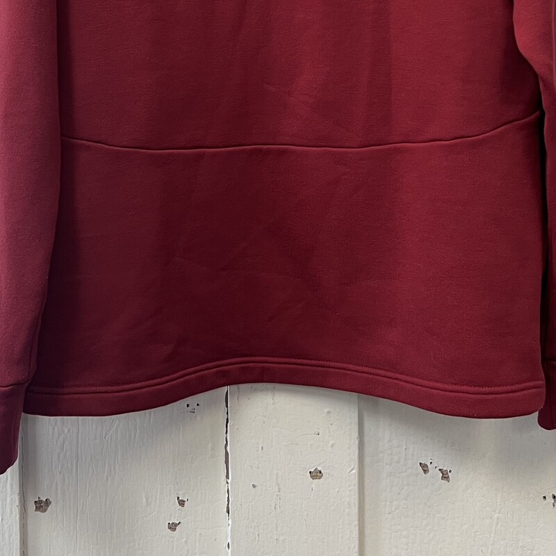 Red Flce Mock Pullover<br />
Red<br />
Size: M R$129