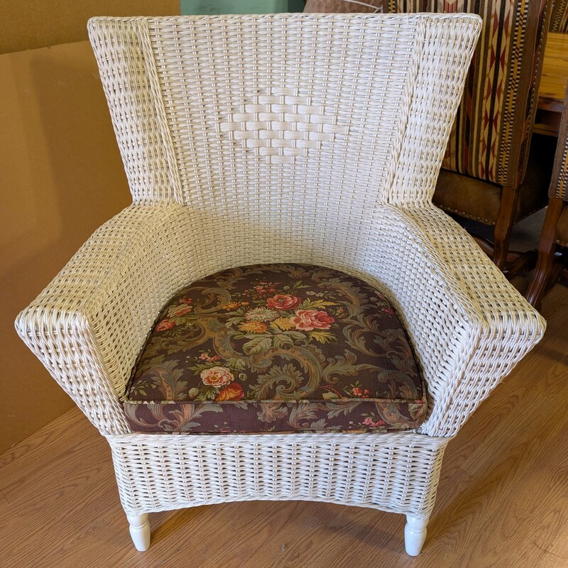 Classic Wicker Arm Chair