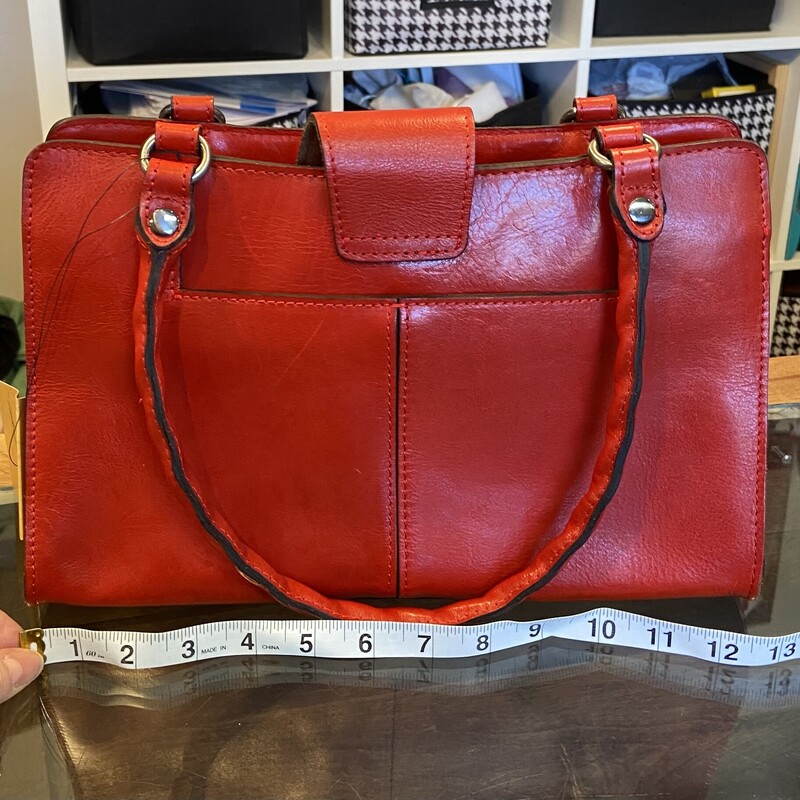 NWT Rd Tooled Lther Purse<br />
Red<br />
Size: R $229