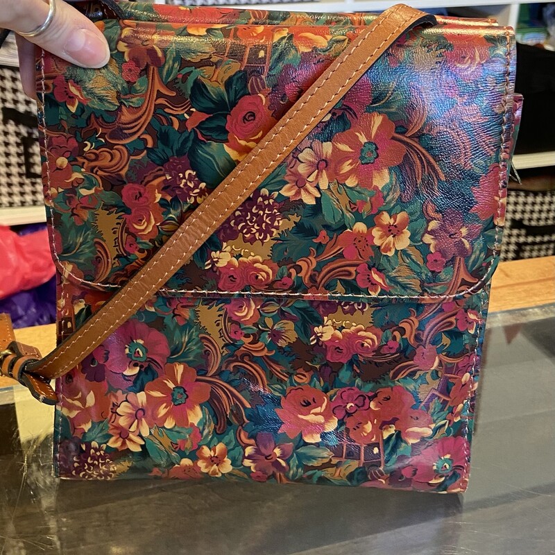 NWT Grn/B Pk Floral Purse<br />
Grn/B/P<br />
Size: R $229