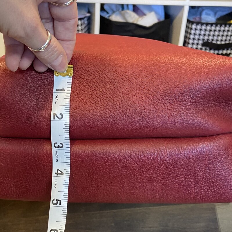 Rd Lther Cinch Purse<br />
Red<br />
Size: Purse